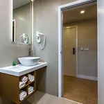 Hillhouse Πανσιόν 4*