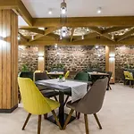 Πανσιόν Hillhouse 4*