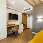 Hillhouse 4*