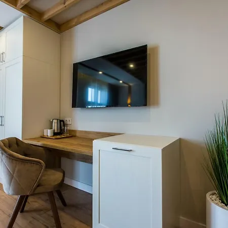 Къща за гости Hillhouse 4*