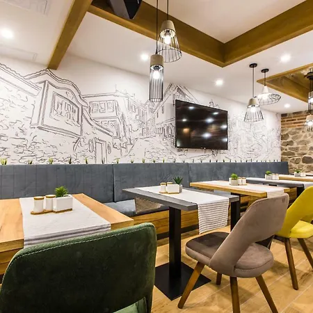 Hillhouse 게스트하우스 4*