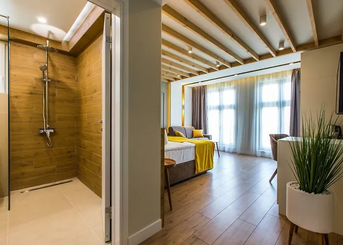 Pensionat Hillhouse 4*